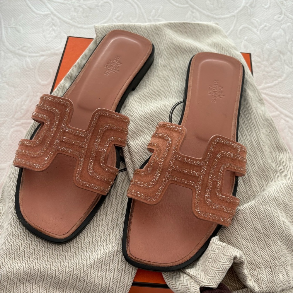 AUTHENTIC Hermes Oran sandals ( size 39)